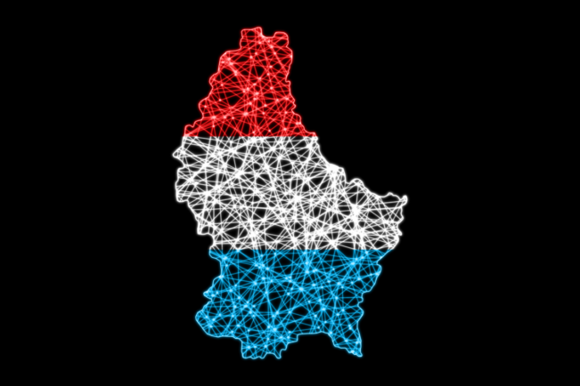 map-luxembourg-polygonal-mesh-line-map-flag-map-e1649770072146 Avantages de créer votre entreprise au Luxembourg Blog Business